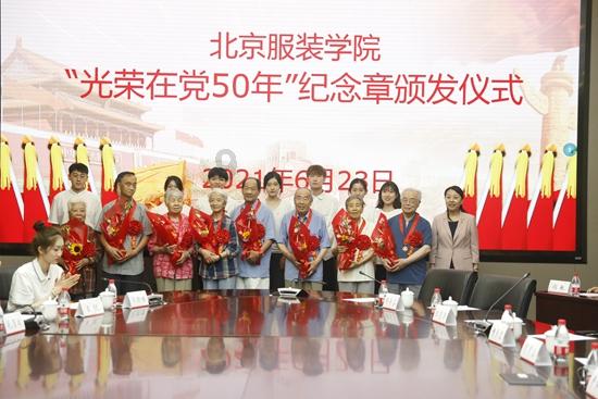 春运启幕,哈站候车大厅的警犬意外“抢镜”……